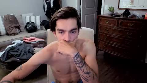 str8whiteboy21 online show from July 28, 4:05 pm