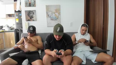 straight__friends online show from June 4, 2:34 pm