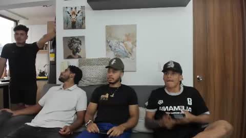straight__friends online show from June 9, 7:59 pm
