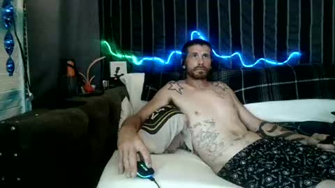 straitpipermann22 online show from June 19, 6:46 pm