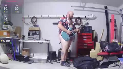 strong_bear89 online show from May 11, 2:56 pm