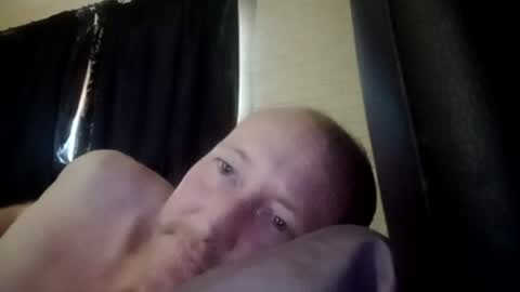 stu_art83 online show from June 18, 7:52 pm