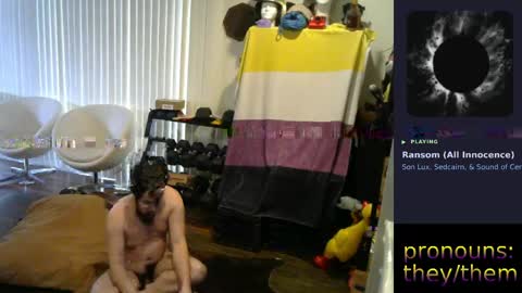 im not actually a man my pronouns are theythem online show from May 12, 6:38 pm