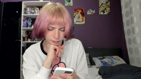 kira online show from April 27, 8:14 pm