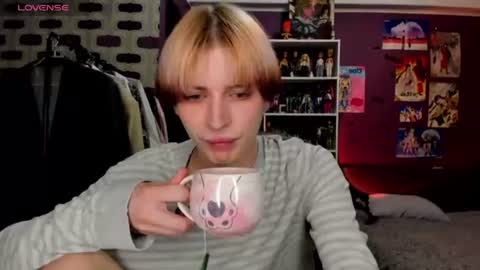 kira online show from June 19, 8:46 pm