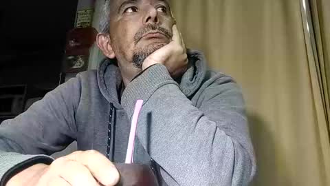 sweetcuervo independent model online show from May 17, 5:04 am