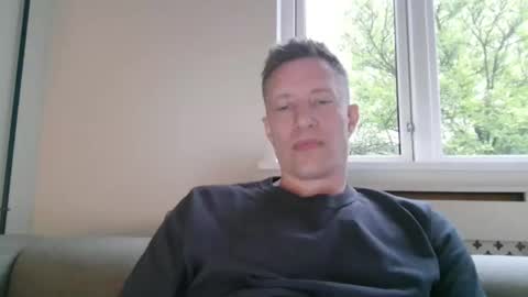 sweetsinner83 online show from May 18, 6:12 pm