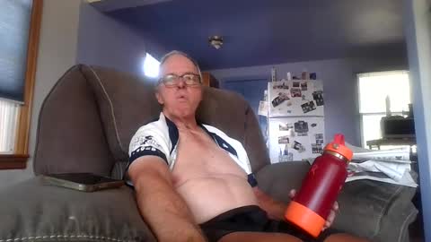 tacrunner66_ online show from August 5, 8:25 pm