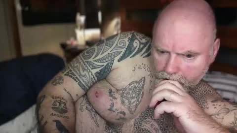 Tattooeddilf 01 online show from April 29, 10:38 pm