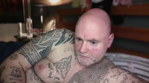 Tattooeddilf 01 online show from May 5, 10:54 pm