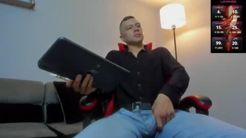 tayler_milers online show from August 1, 9:14 pm
