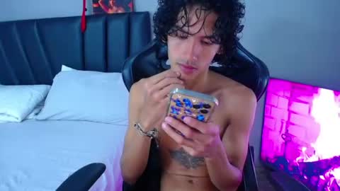 Tayron online show from June 12, 4:16 pm