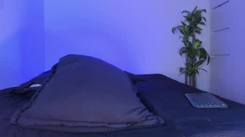 thadeo_king online show from May 8, 10:54 pm