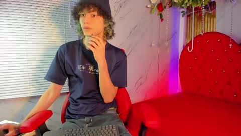 thanier_18 online show from June 20, 7:08 pm