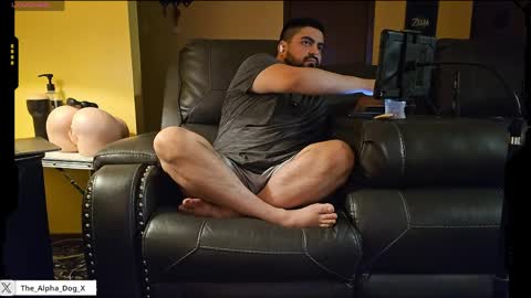 the_alpha_dog_xxx online show from May 2, 4:37 am