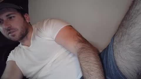 Theetwohander online show from May 4, 3:52 am