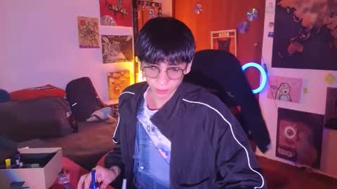 Matt independent model  online show from May 8, 9:26 pm