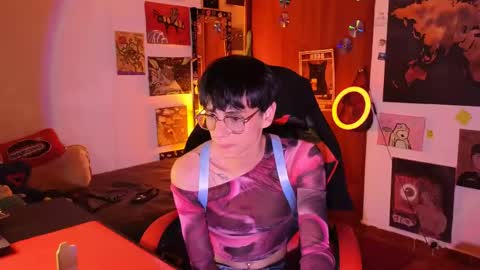 Matt independent model  online show from May 10, 9:38 pm