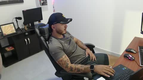 thiago_420 online show from June 1, 11:27 pm