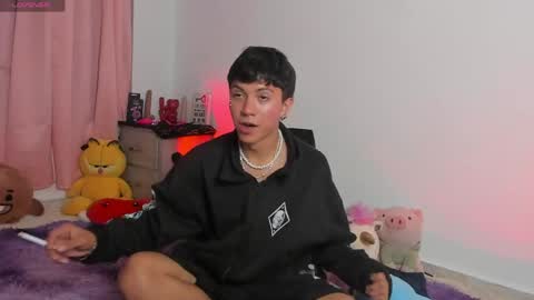 thiago_n_sam online show from April 2, 3:59 am
