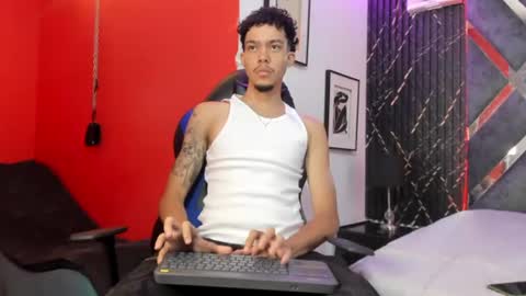 Thiago online show from June 10, 8:09 pm