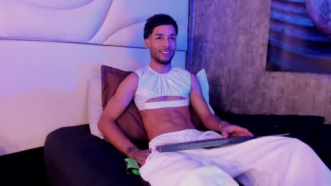 ThiagoFerreti online show from May 6, 4:24 am