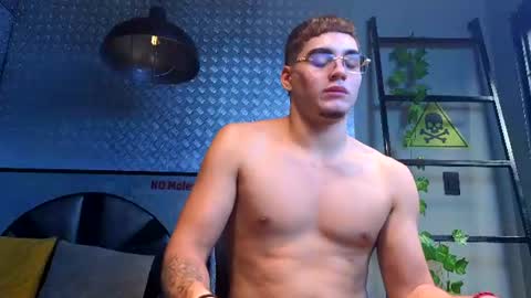 Thiago  online show from July 27, 11:39 am