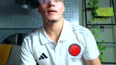 Thiago  online show from July 23, 11:40 am