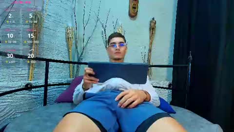 Thiago  online show from July 16, 12:23 pm