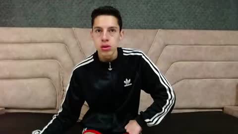 Thiago   online show from July 7, 7:23 am