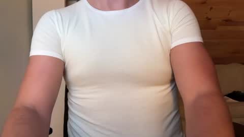 thickcockjock1017 online show from July 14, 2:27 am
