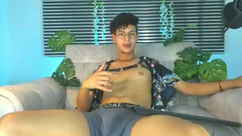 Thiago Saenzz online show from June 24, 3:42 am