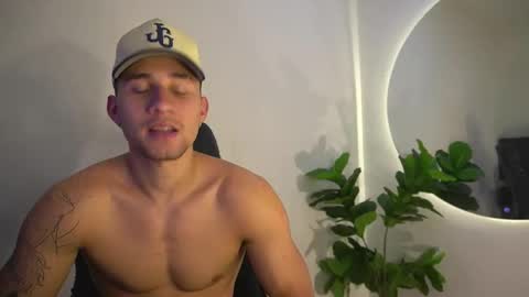 thin_tommy11 online show from May 1, 12:04 am