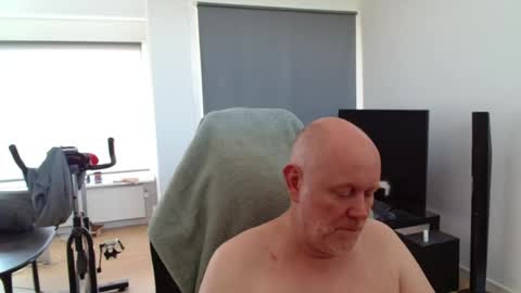 thomas806035 online show from July 15, 12:45 pm