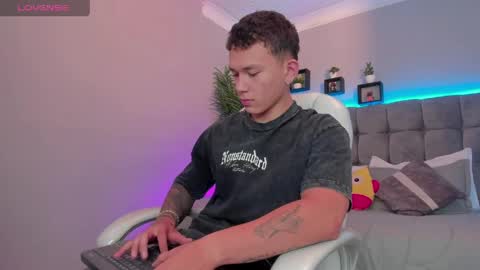Thomas online show from May 1, 1:46 pm