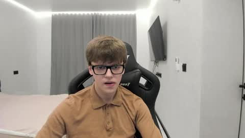 Tomas online show from April 30, 8:57 pm