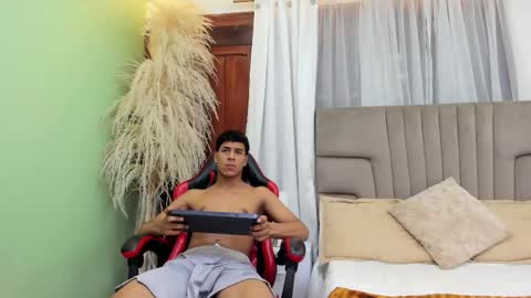 Thomas Valkov online show from April 21, 11:27 am