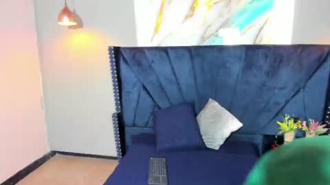 thomas_woolf online show from July 20, 7:27 pm