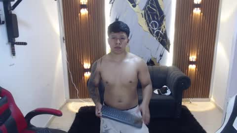thomson_hot01 online show from May 19, 7:31 pm