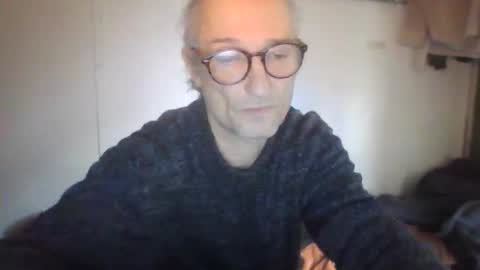 tiddles12345 online show from May 12, 3:09 pm