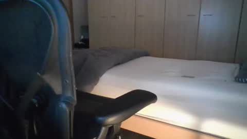 tigerjow941808 online show from April 26, 9:44 pm