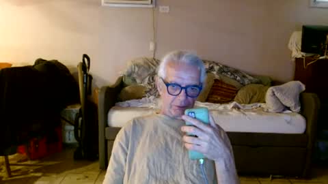 tom112292014 online show from June 18, 4:34 pm