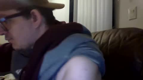 tom94420841 online show from July 4, 6:05 am