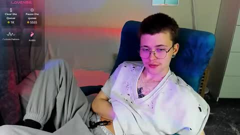 tomas_norton online show from May 13, 9:45 pm