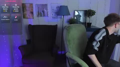 tomas_norton online show from June 18, 8:14 pm