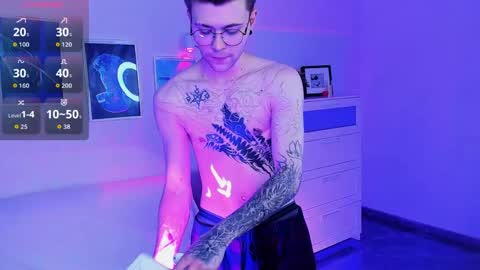 tomas_norton online show from May 15, 9:12 pm