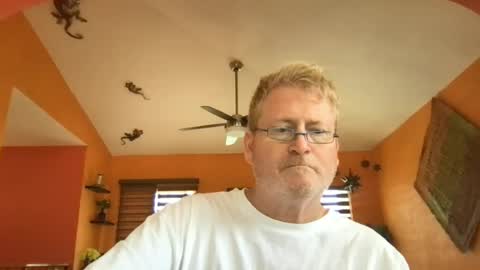 Hola online show from June 15, 9:18 pm