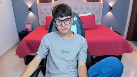Tommy  online show from May 7, 3:50 am