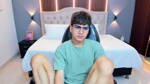 Tommy  online show from May 19, 3:24 am