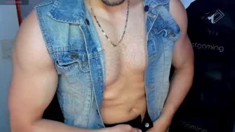 Twitter BreddTommy IG tommy bredd online show from May 18, 6:23 pm
